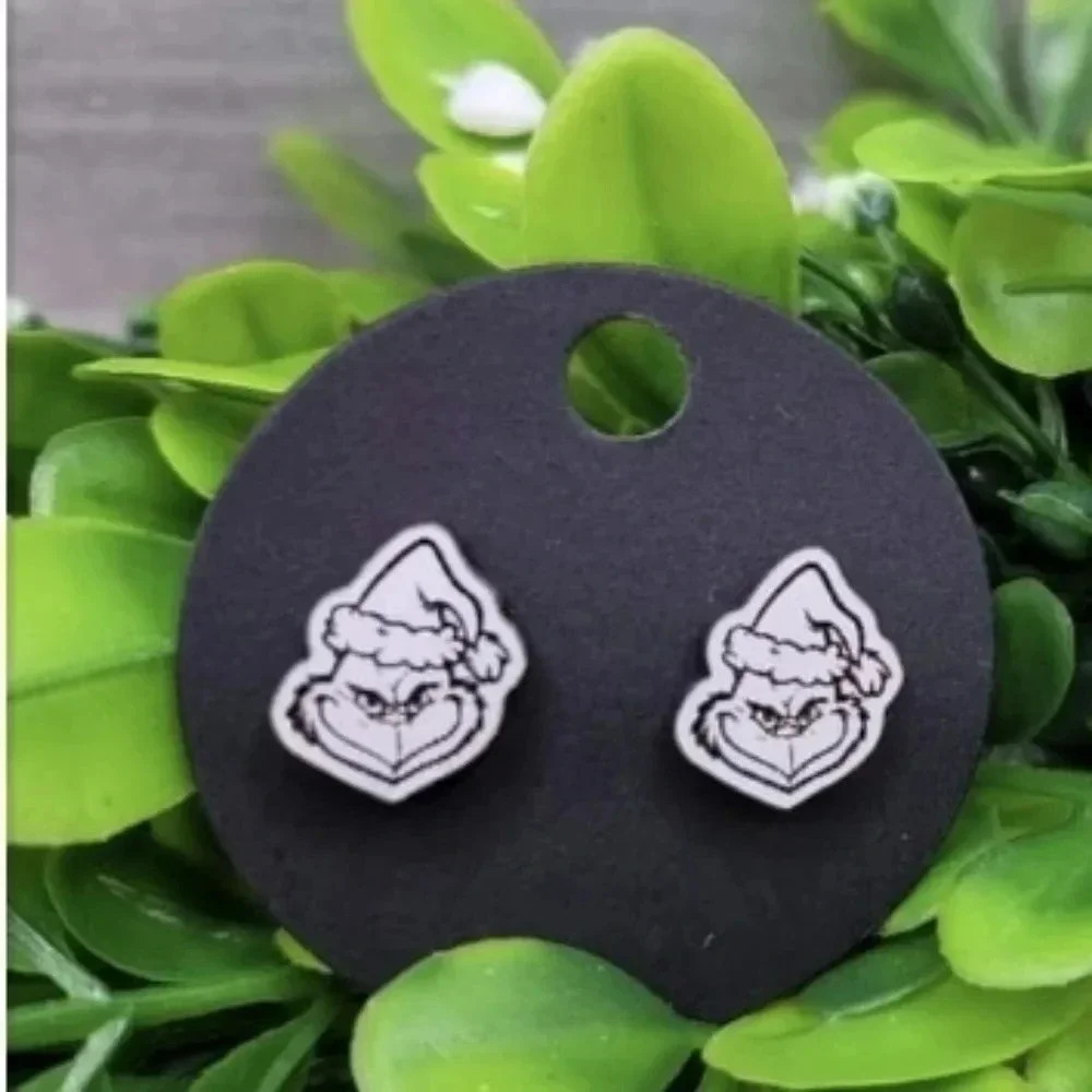 THE grinch inspired wooden earrings - Picture 1 of 1